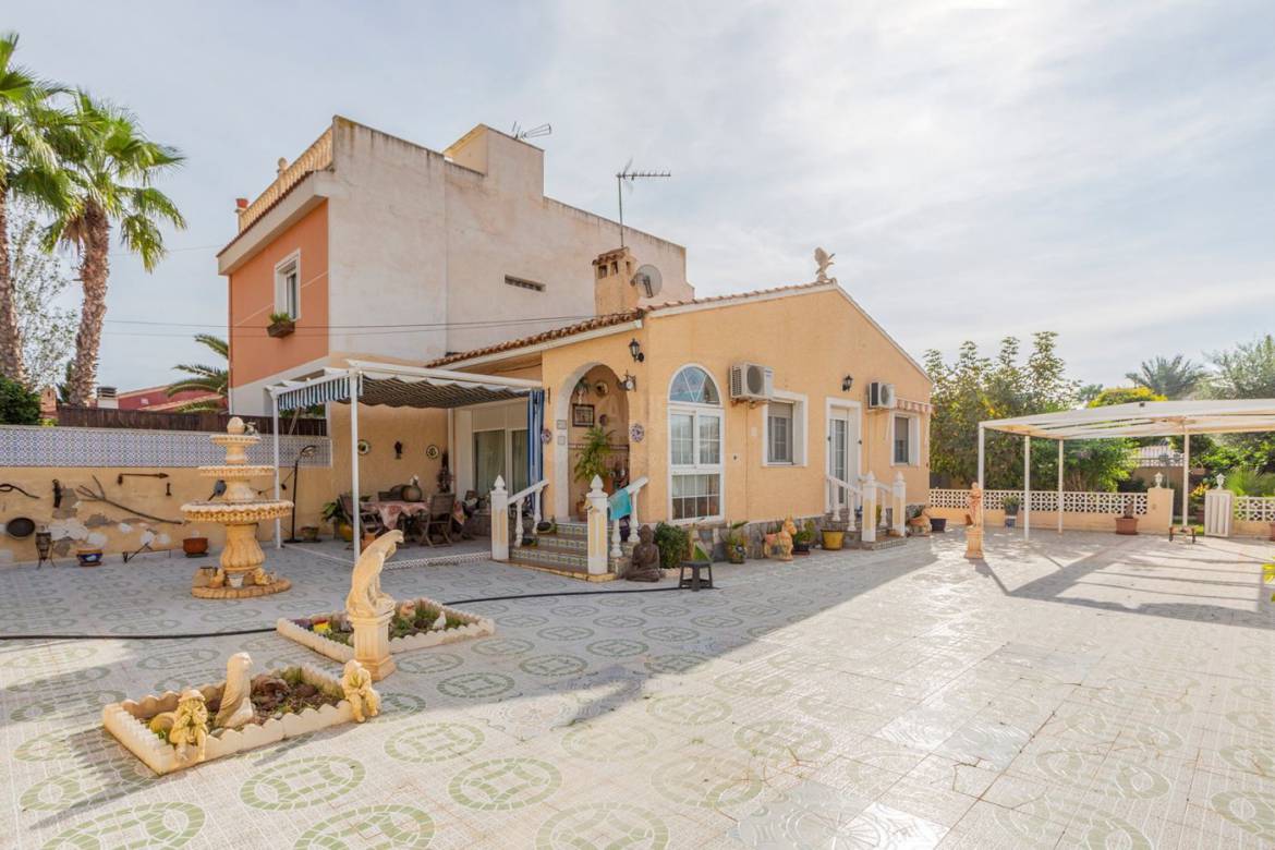 Sale - Terraced house - Torrevieja - La Siesta